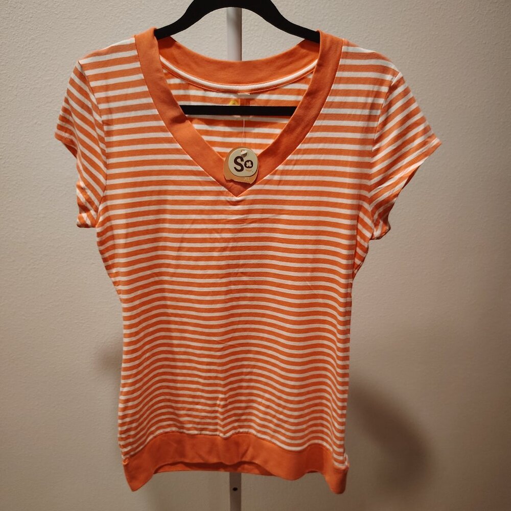 SO Juniors Banded Bottom V-Neck Striped Shirt Size XL NWT Short Sleeve Stretch